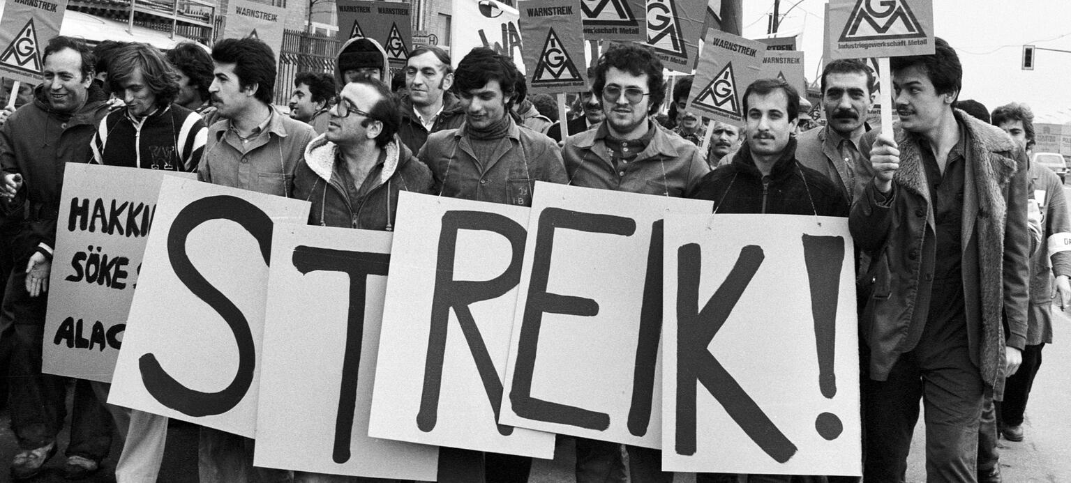 Streikende Migranten der IG Metall in den 70iger-89iger Jahren